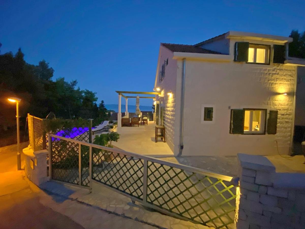 Holiday Home Nevista Sumartin Eksteriør bilde