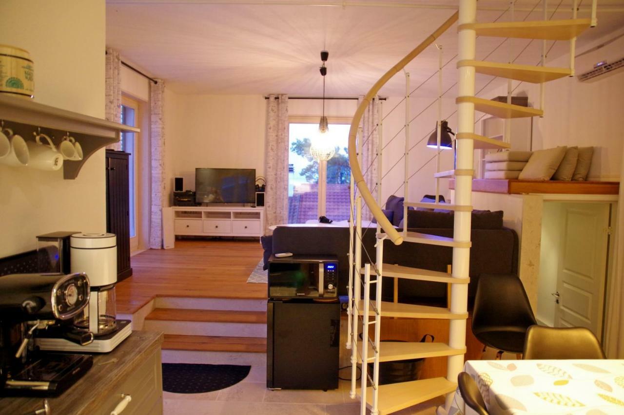 Holiday Home Nevista Sumartin Eksteriør bilde