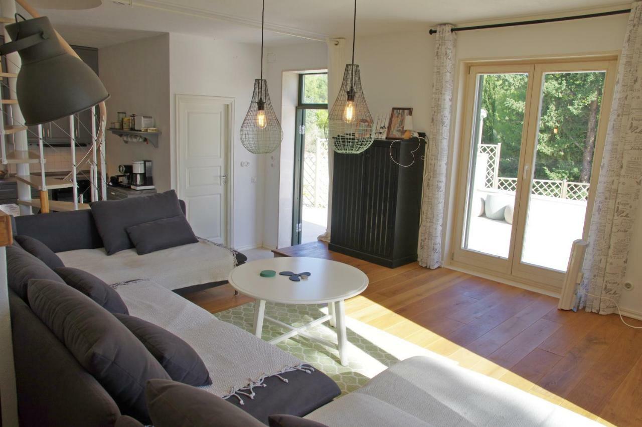 Holiday Home Nevista Sumartin Eksteriør bilde